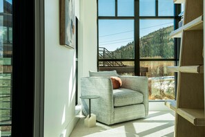 Interior - New in the Canyons Village-Quick access to ski and free PC shuttle (Park City)