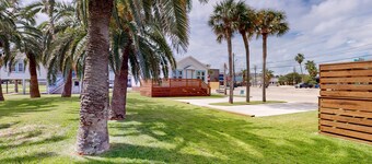 Old Town Port A , Pet Friendly, Golf Cart Access
