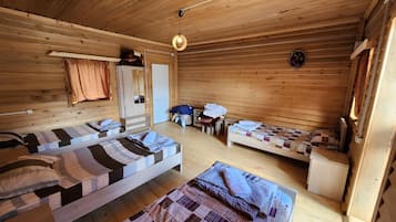 Comfort-mökki, vuoristonäköala | 4 makuuhuonetta, työpöytä, äänieristys, silitysrauta/-lauta