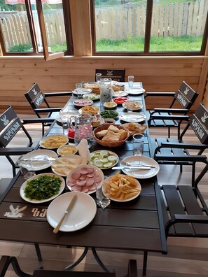 Comfort Cabin, Mountain View | Shared kitchen | Fridge, microwave, dishwasher, blender - Ushba Gate House (Mestia)