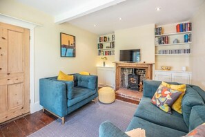 Télévision, cheminée