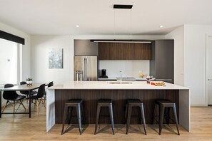 Fridge, microwave, oven, stovetop - AZ48 - Modern Condo - Hot Tub - Heart of Old Town (Scottsdale)