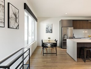 Dining - AZ48 - Modern Condo - Hot Tub - Heart of Old Town (Scottsdale)