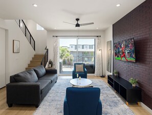 Smart TV - AZ48 - Modern Condo - Hot Tub - Heart of Old Town (Scottsdale)