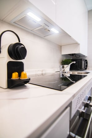 Frigorifero, microonde, forno, lavastoviglie