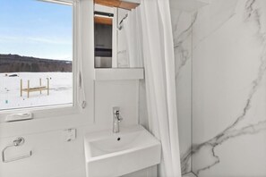 Suihku, hiustenkuivaaja