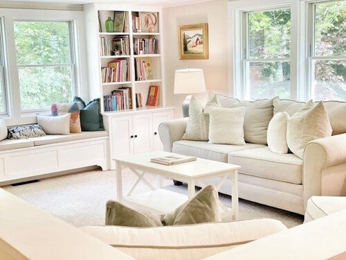 Serene & Cozy 3BR Home w/ Large Deck on River
