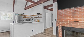 New Stowe remodel, perfect location,many amenities