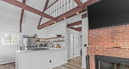 New Stowe remodel, perfect location,many amenities