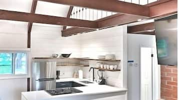 Refrigerador y cafetera y tetera