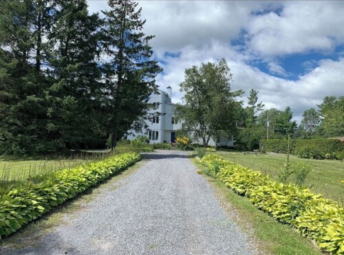 A Luxurious 5-Bedroom Oasis