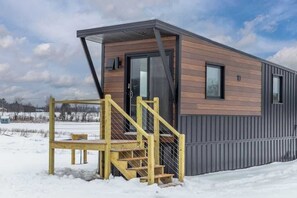 Exterior - Charming Modern Tiny Home, Minutes to Stowe (Morristown)