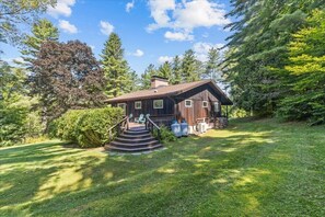 Exterior - Impeccably Designed 3BR Stowe Woods Retreat (Stowe)