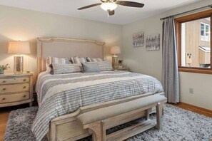 2 habitaciones, tabla de planchar con plancha, wifi y ropa de cama 