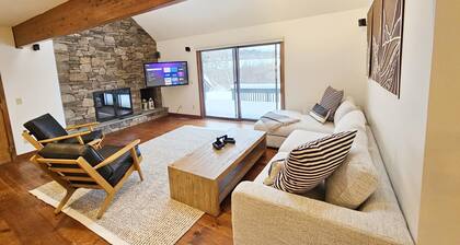Stowe Comfort: Centrally located upscale 2BR condo