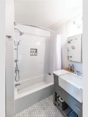 Douche, sèche-cheveux