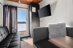 TV - Modern & Upscale Tiny Home, Great Spot near Stowe (Morristown)