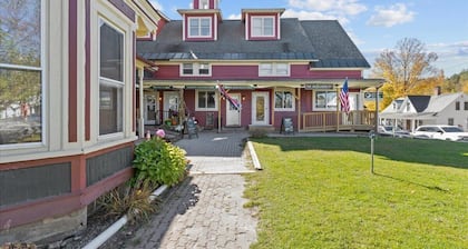 Renovated Historic Carriage House on Stowe Main Street, Walk to Everything