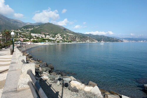 Apartment 'La Finestra Sul Mare' with Sea View and Balcony