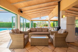 TV, fireplace, DVD player - Villa 'Can Rito' with Mountain View, Wi-Fi and Air Conditioning (Illes Balears)