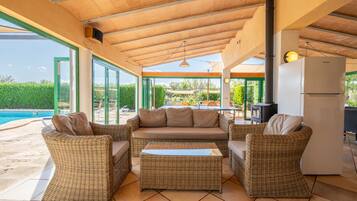 TV, fireplace, DVD player