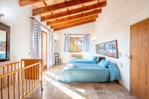 8 bedrooms, iron/ironing board, free WiFi, bed sheets - Villa 'Can Rito' with Mountain View, Wi-Fi and Air Conditioning (Illes Balears)