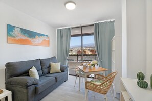 TV - Vacation Apartment 'Apto Sasha Los Cristianos' with Mountain View, Private Terrace and Wi-Fi (Arona)