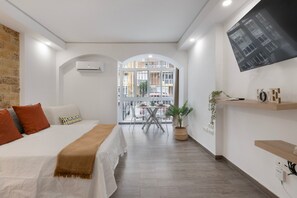 1 dormitorio, tabla de planchar con plancha, wifi gratis y ropa de cama