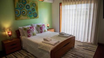 1 quarto, Wi-Fi de cortesia, roupa de cama