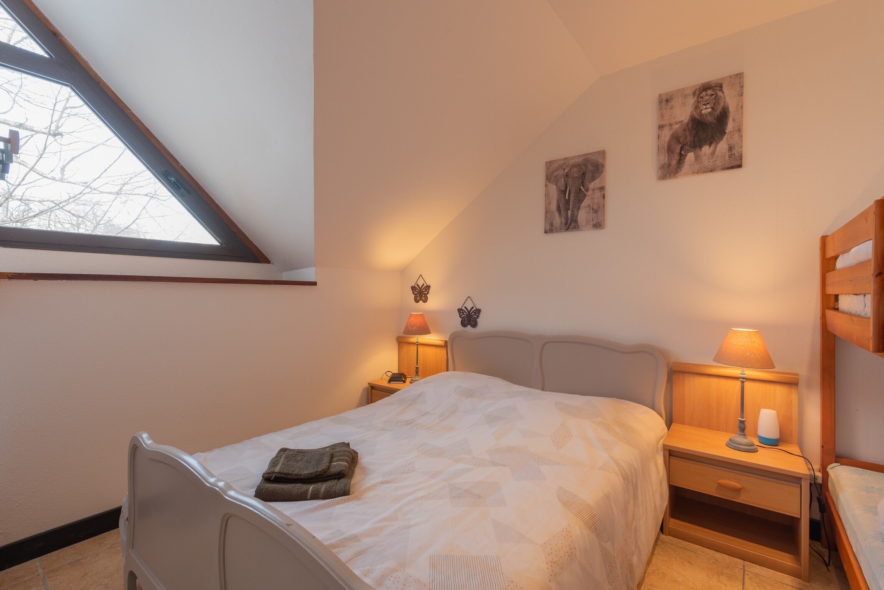 2 bedrooms, iron/ironing board