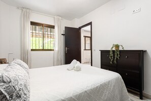 1 bedroom, iron/ironing board, free WiFi, bed sheets - Apartment 'Apartamento Mefistofeles' with Private Terrace, Wi-Fi and Air Conditioning (Málaga)