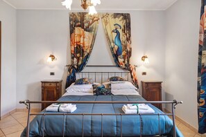 1 bedroom, iron/ironing board, free WiFi, bed sheets - Room 'Moscato' with Shared Terrace, Shared Garden and Wi-Fi (Mango)