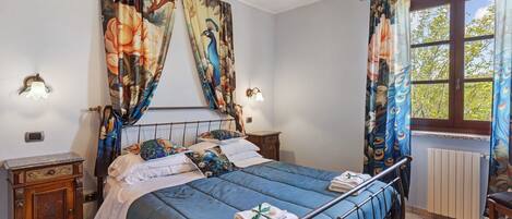 1 غرفة نوم ومكواة/لوح كي وواي فاي مجانًا وملاءات أسرّة