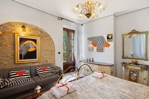 1 bedroom, iron/ironing board, free WiFi, bed sheets - Room 'Favorita Suite' with Shared Terrace, Shared Garden and Wi-Fi (Mango)