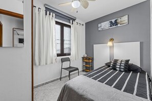 2 عدّة غرف نوم ومكواة/لوح كي وواي فاي مجانًا وملاءات أسرّة