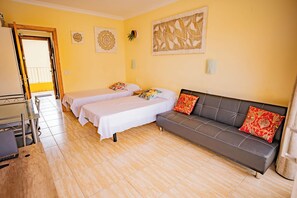Interior - Vacation Apartment 'Atico Con Vistas Al Teide' with Shared Pool, Private Terrace and Wi-Fi (Puerto de la Cruz)