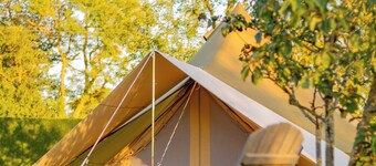 Glamping 'Hébergement Insolite En Tente' with Private Garden