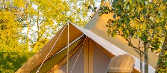 Glamping 'Hébergement Insolite En Tente' with Private Garden
