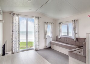 Living area - Castaways Oyster 8 Sea View (Pet) (Bacton-on-Sea)