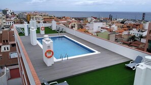 Pool - Vacation Apartment 'Luminoso Apartamento Plaza Charco' with Shared Pool and Wi-Fi (Puerto de la Cruz)