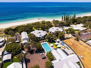 Exterior - Salty Sands (Broadwater)