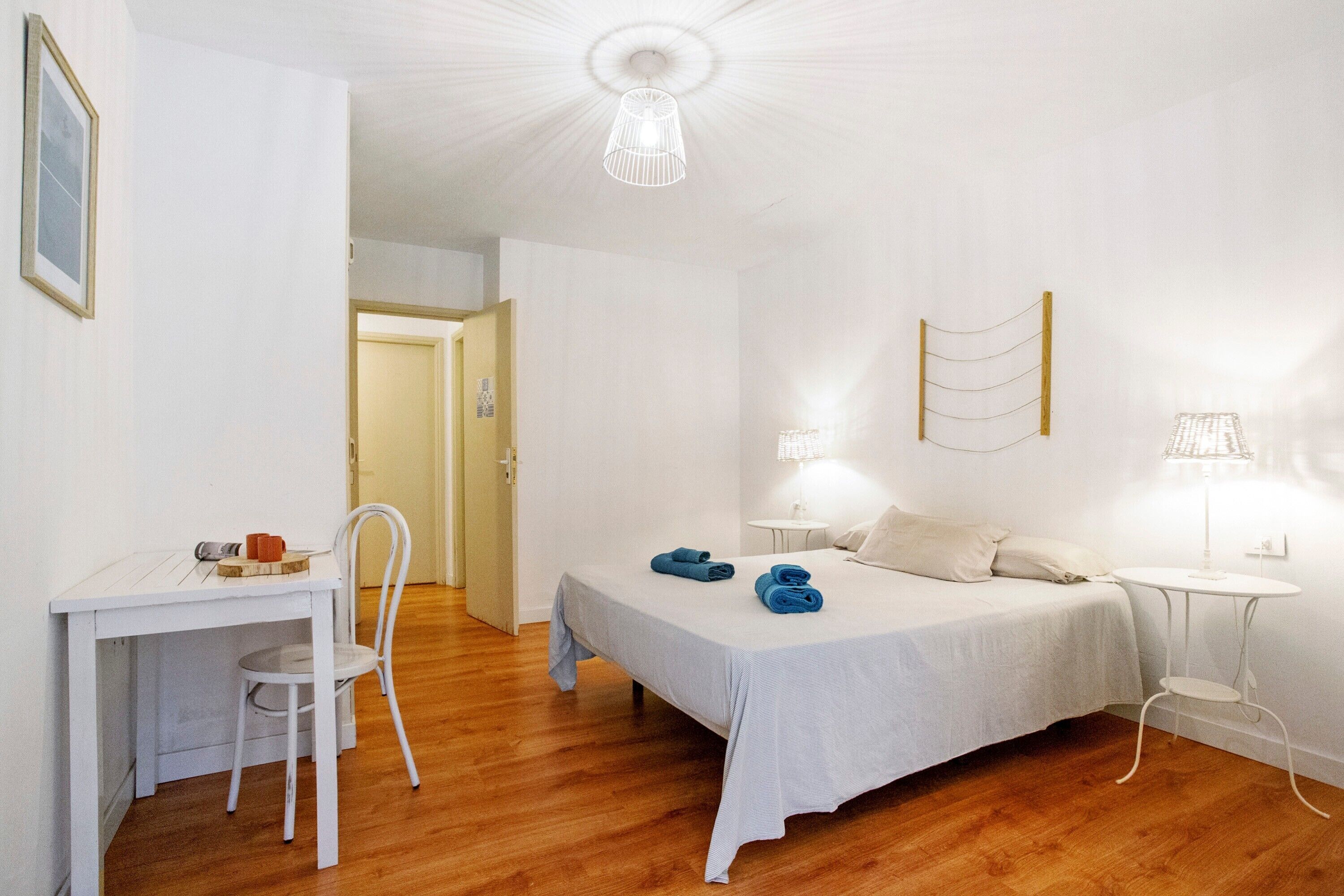 2 makuuhuonetta, ilmainen Wi-Fi, vuodevaatteet