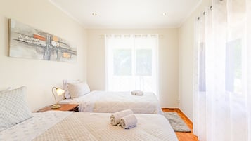 2 bedrooms, free WiFi, bed sheets, wheelchair access