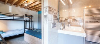 Bed and breakfast "Chambre Bleue" with Mountain View, Private Terrace and Shared Garden