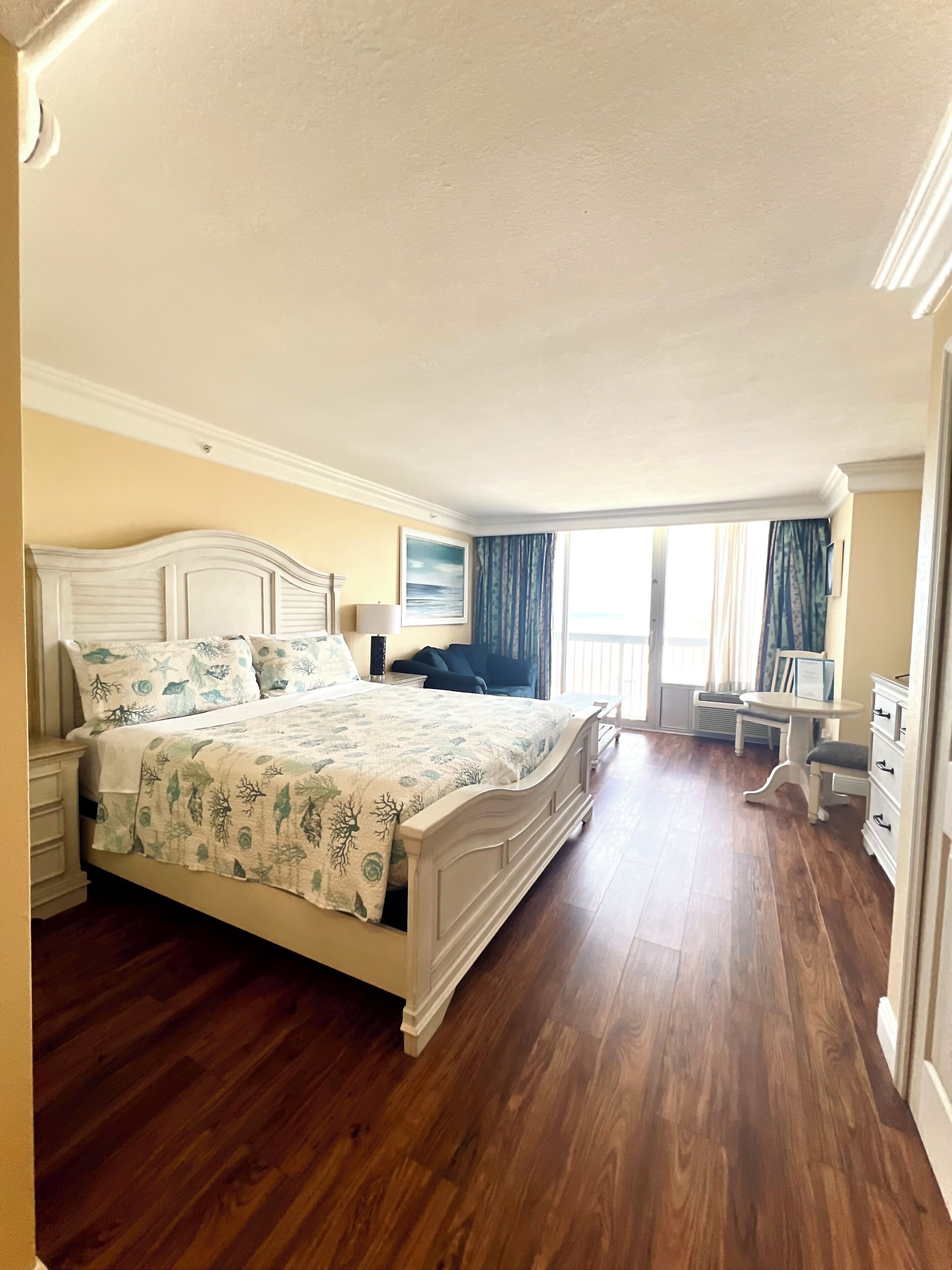 Cozy studio with AC and WiFi in delightful Daytona Beach