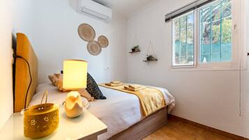 2 slaapkamers, een strijkplank/strijkijzer, gratis wifi, beddengoed