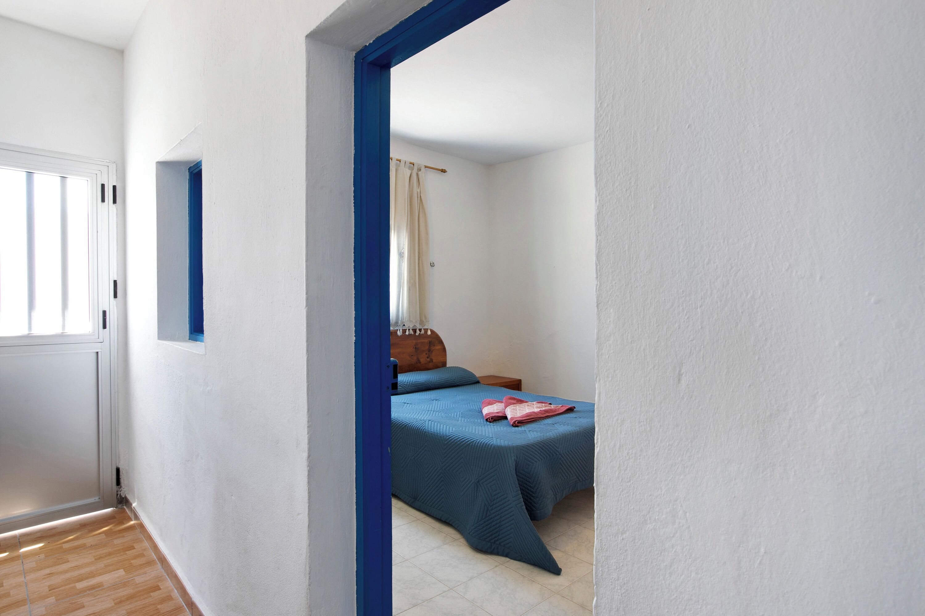 2 dormitorios, tabla de planchar con plancha, wifi gratis y ropa de cama