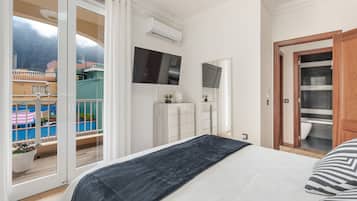 2 bedrooms, iron/ironing board, free WiFi, bed sheets