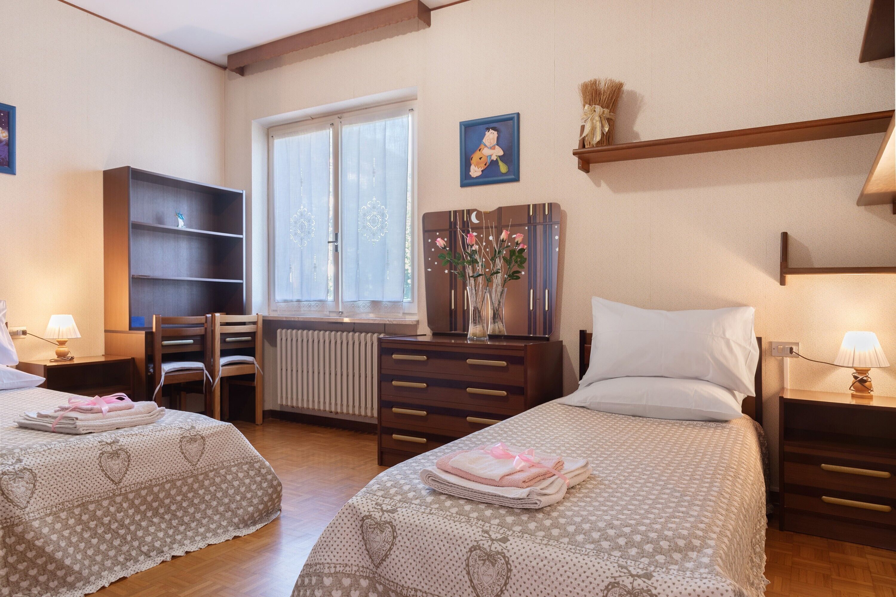 3 habitaciones, tabla de planchar con plancha y wifi gratis 
