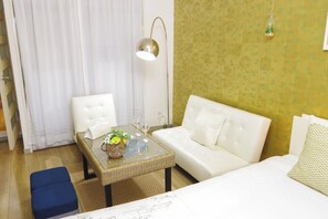 1 bedroom, desk, free WiFi, bed sheets